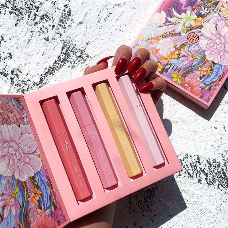4 Pieces Of Lip Gloss Water Sensitive Mist Face Matte Lipstick Moisturizing Lasting And Easy To Color